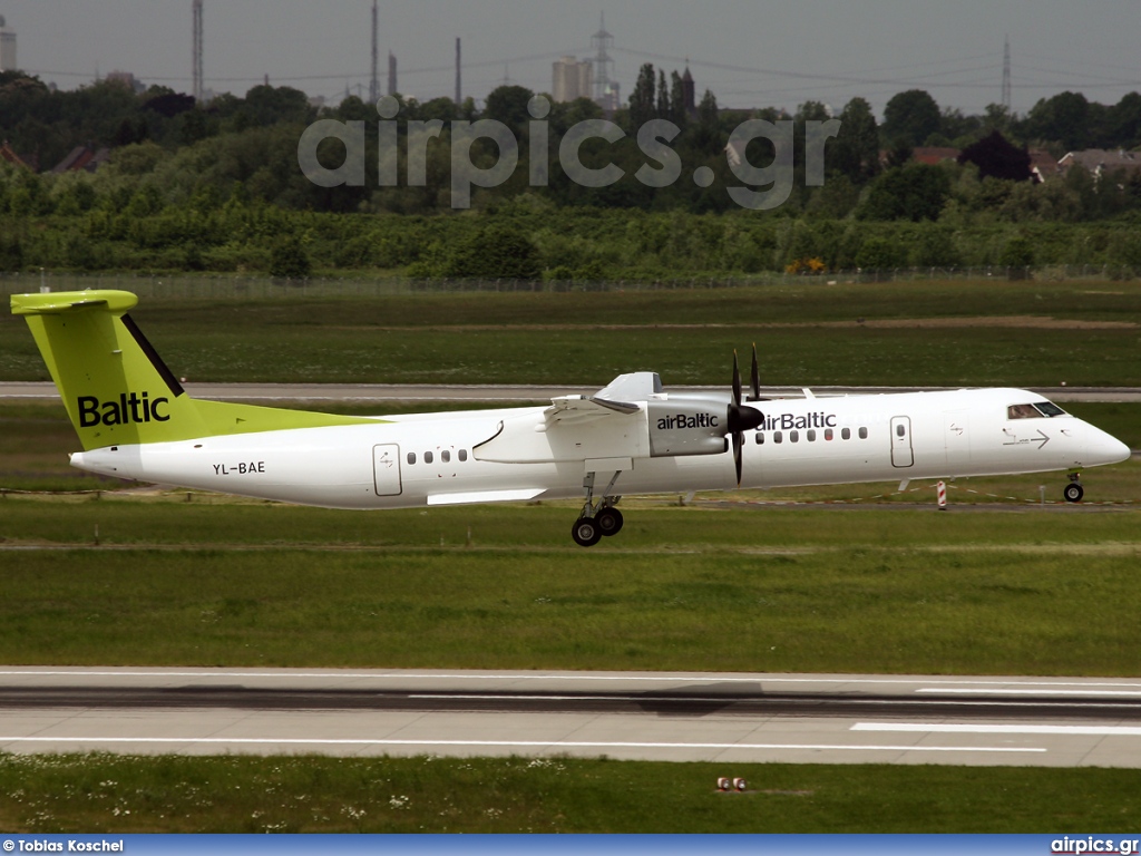 YL-BAE, De Havilland Canada DHC-8-400Q Dash 8, Air Baltic