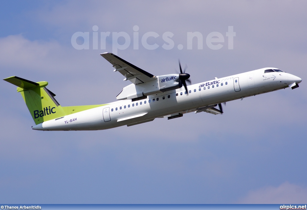 YL-BAH, De Havilland Canada DHC-8-400Q Dash 8, Air Baltic