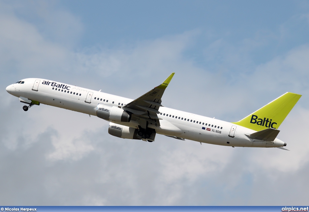 YL-BDB, Boeing 757-200, Air Baltic