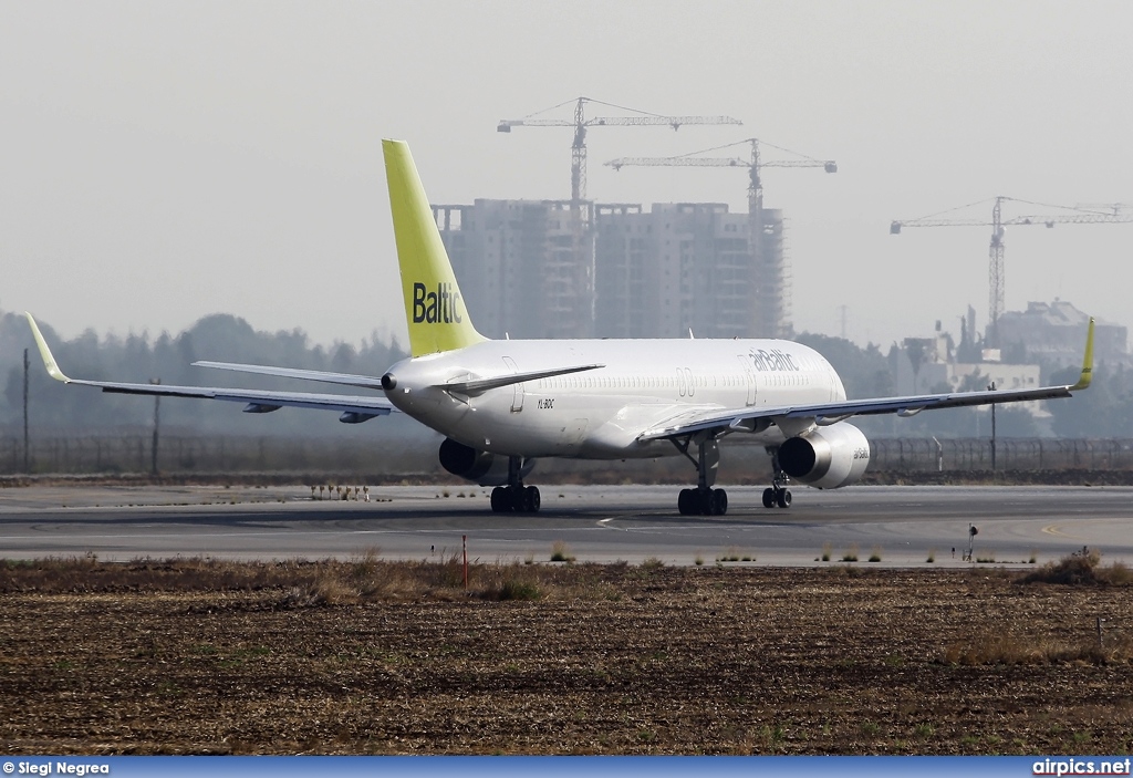 YL-BDC, Boeing 757-200, Air Baltic