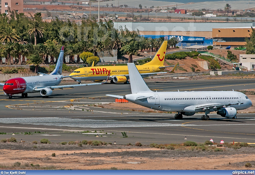 YL-LCE, Airbus A320-200, Smartlynx Airlines