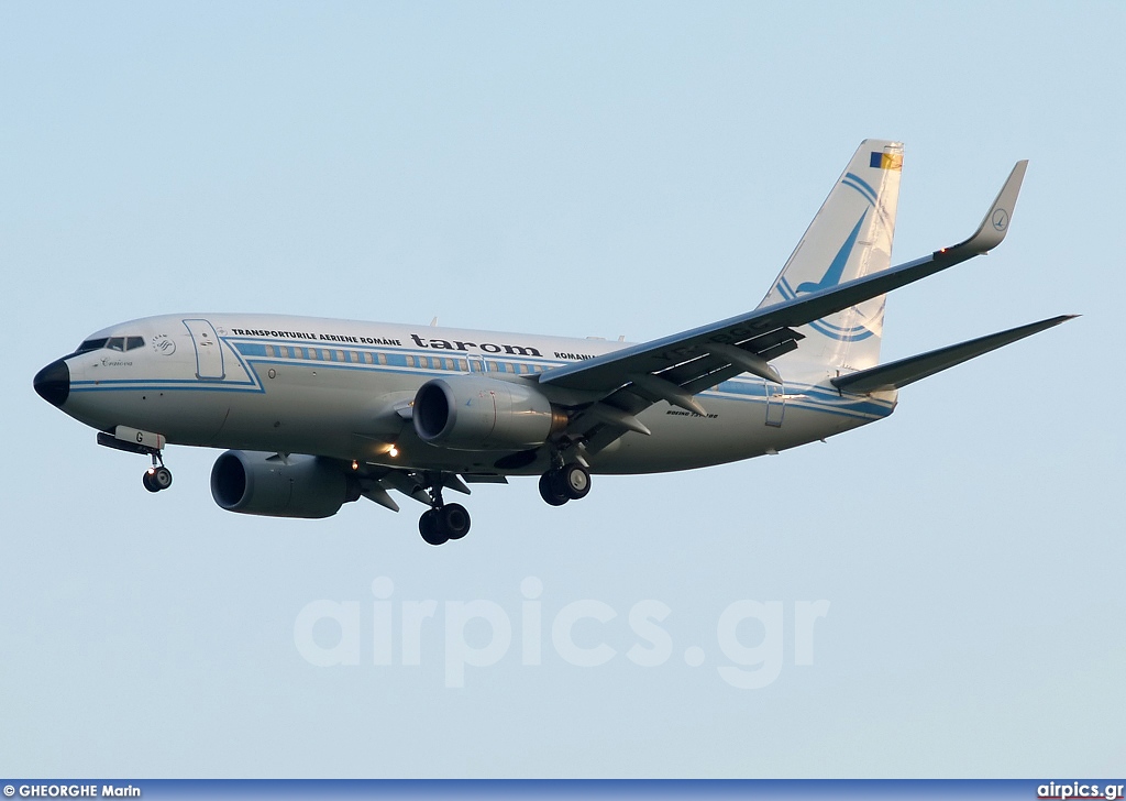 YR-BGG, Boeing 737-700, Tarom