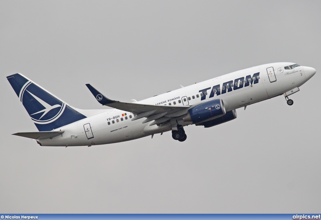 YR-BGH, Boeing 737-700, Tarom