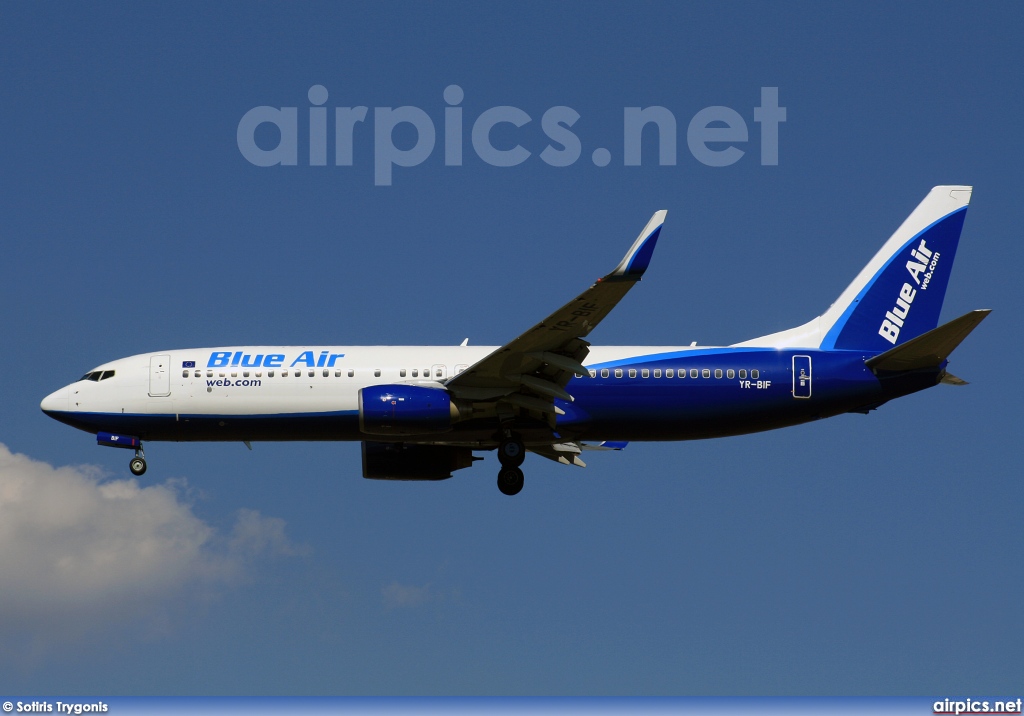 YR-BIF, Boeing 737-800, Blue Air