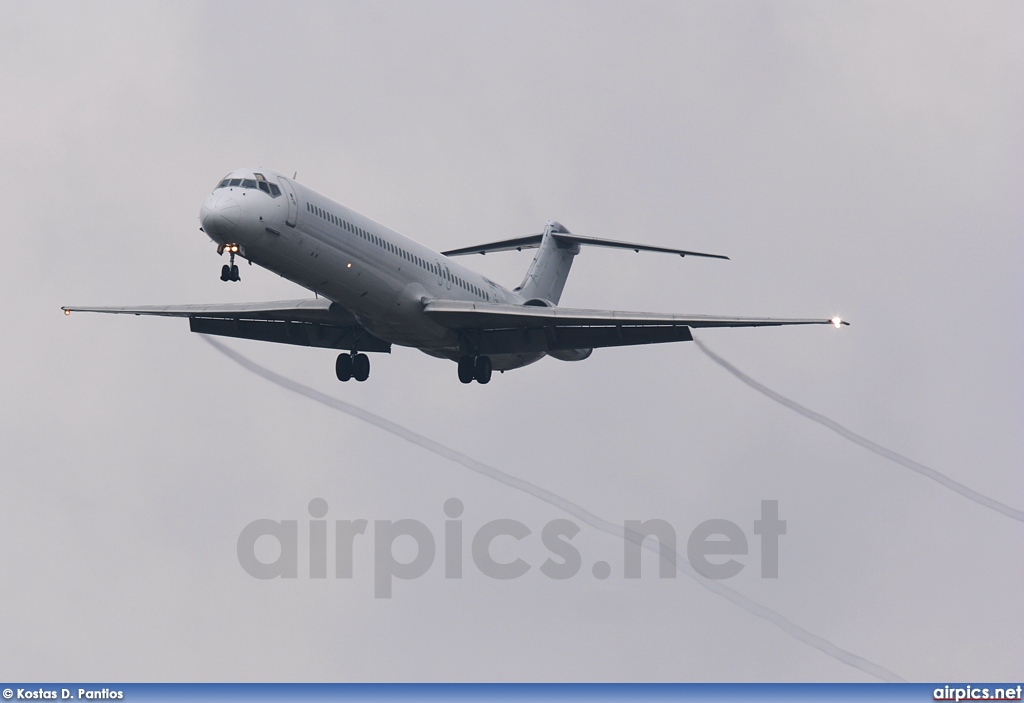 YR-MDR, McDonnell Douglas MD-82, Untitled
