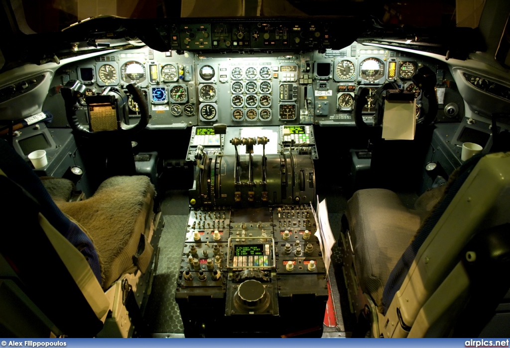 Z-ALT, McDonnell Douglas DC-10-30F, Avient Air