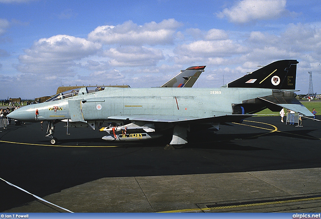 ZE353, McDonnell Douglas F-4J (UK) Phantom II, Royal Air Force