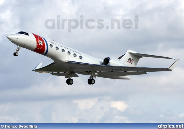 01, Gulfstream C-37A, United States Coast Guard