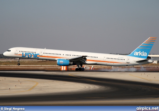 4X-BAW, Boeing 757-300, Arkia Israeli Airlines