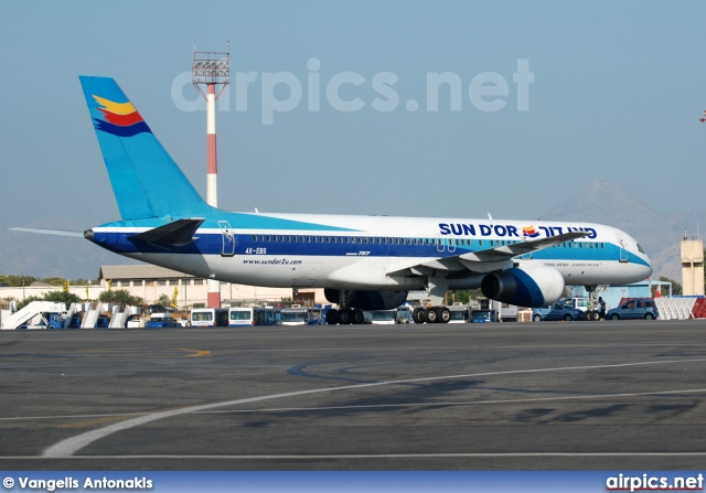 4X-EBS, Boeing 757-200, Sun d'Or International Airlines