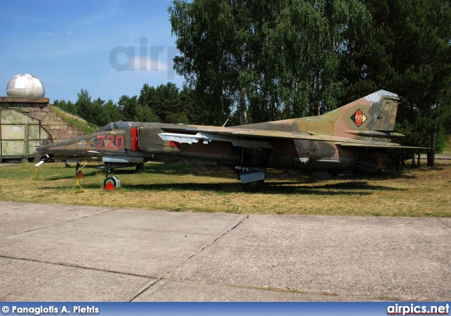 720, Mikoyan-Gurevich MiG-23BN, East German Air Force