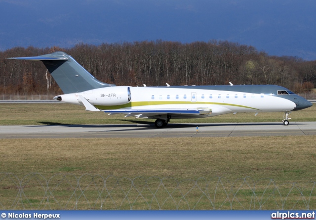 9H-AFR, Bombardier Global 5000, Comlux Aviation