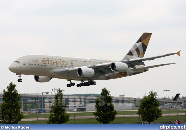 A6-APB, Airbus A380-800, Etihad Airways