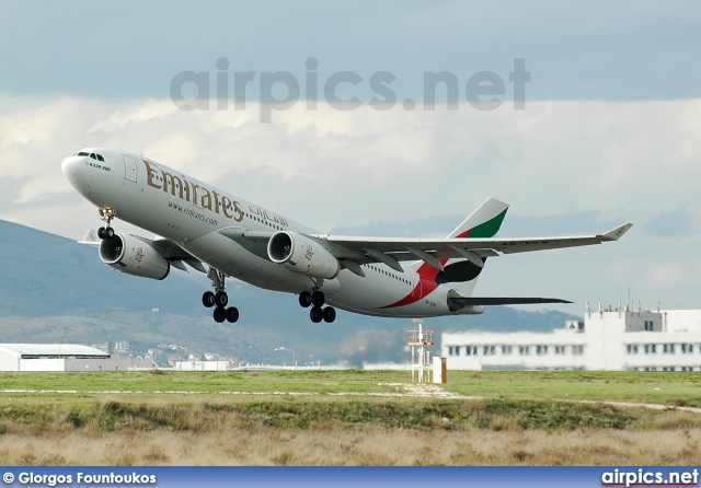 A6-EKW, Airbus A330-200, Emirates