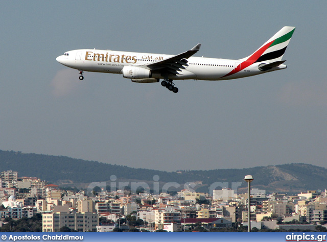 A6-EKX, Airbus A330-200, Emirates