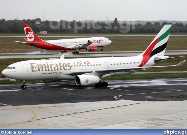 A6-EKY, Airbus A330-200, Emirates