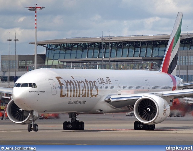 A6-ENZ, Boeing 777-300ER, Emirates