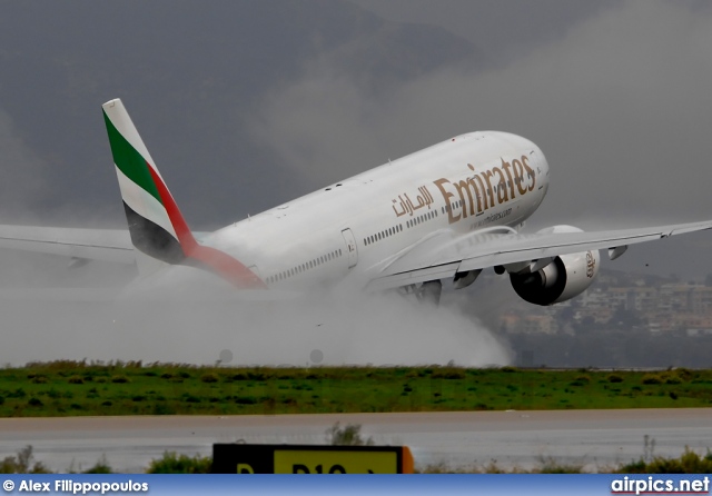 A6-EWI, Boeing 777-200LR, Emirates