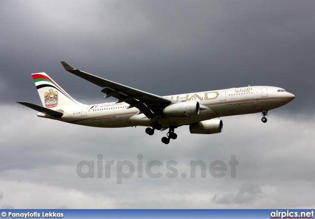 A6-EYM, Airbus A330-200, Etihad Airways