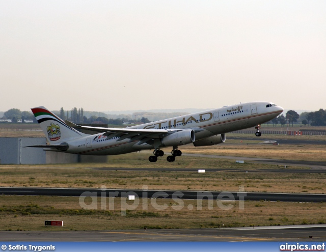 A6-EYS, Airbus A330-200, Etihad Airways