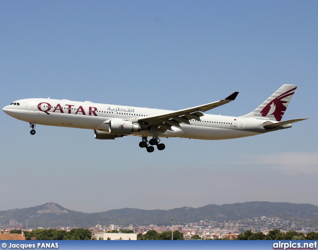 A7-AEJ, Airbus A330-300, Qatar Airways