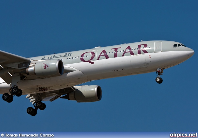 A7-AEN, Airbus A330-300, Qatar Airways