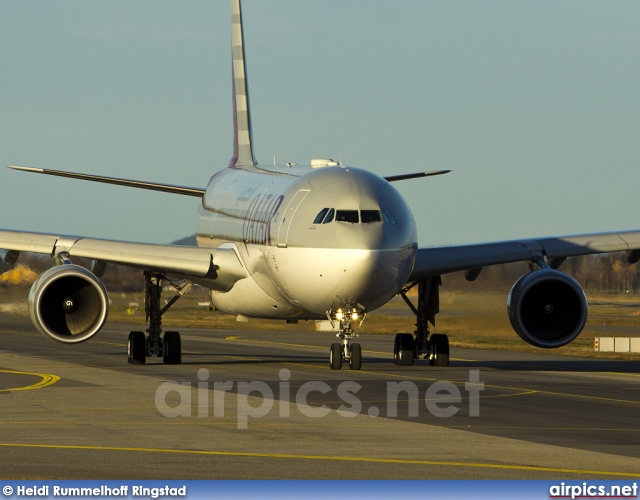 A7-AEN, Airbus A330-300, Qatar Airways