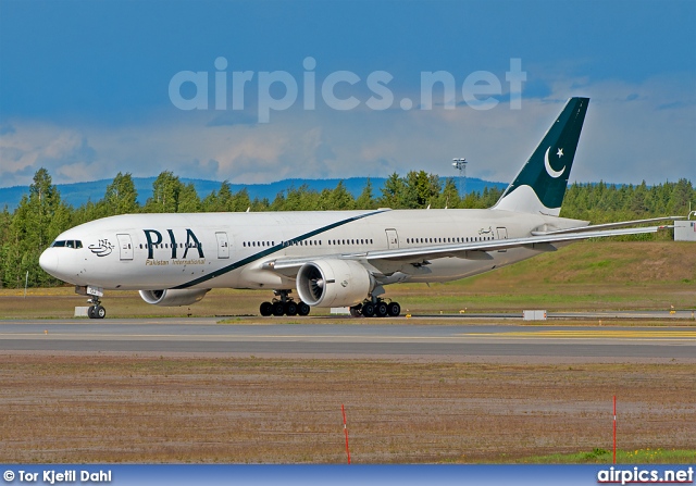 AP-BGJ, Boeing 777-200ER, Pakistan International Airlines (PIA)