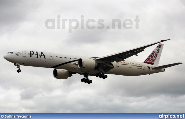 AP-BHW, Boeing 777-300ER, Pakistan International Airlines (PIA)