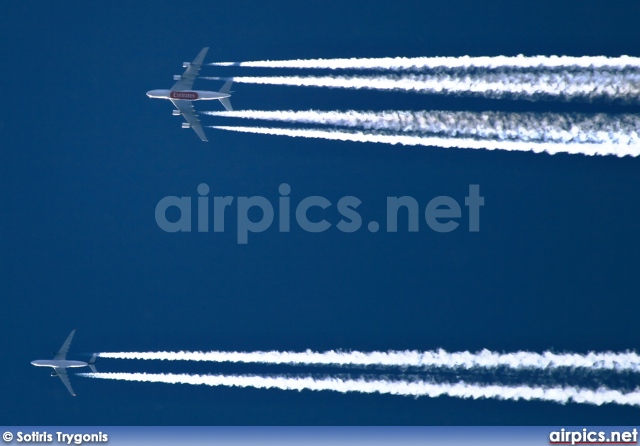 Airbus A380-800, Emirates