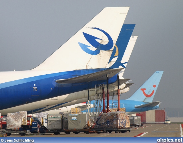 B-2430, Boeing 747-400(BCF), Great Wall Airlines