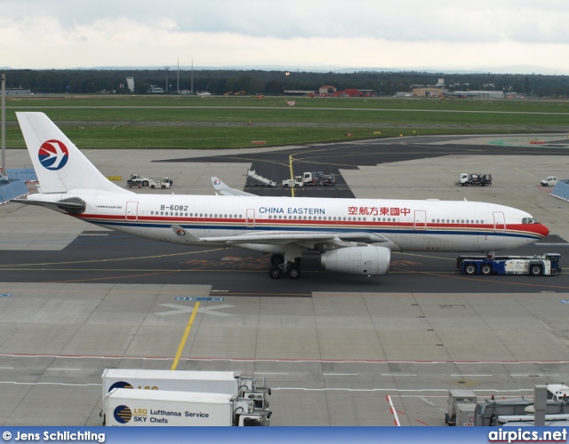 B-6082, Airbus A330-200, China Eastern