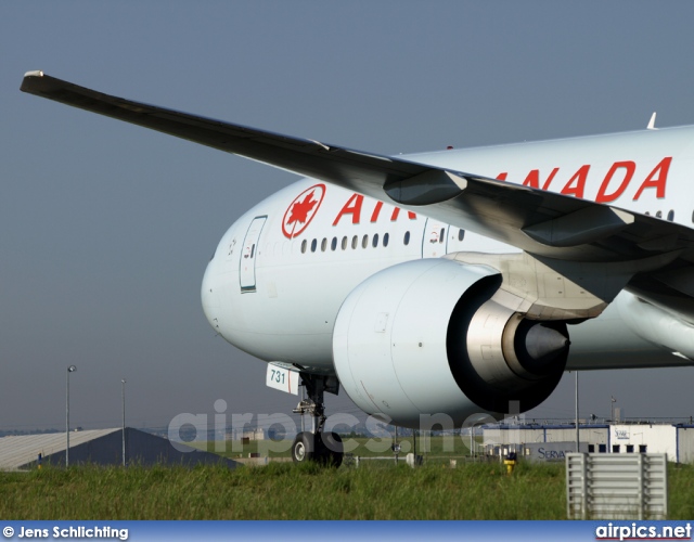 C-FIUR, Boeing 777-300ER, Air Canada