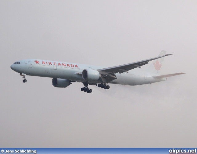 C-FIUR, Boeing 777-300ER, Air Canada