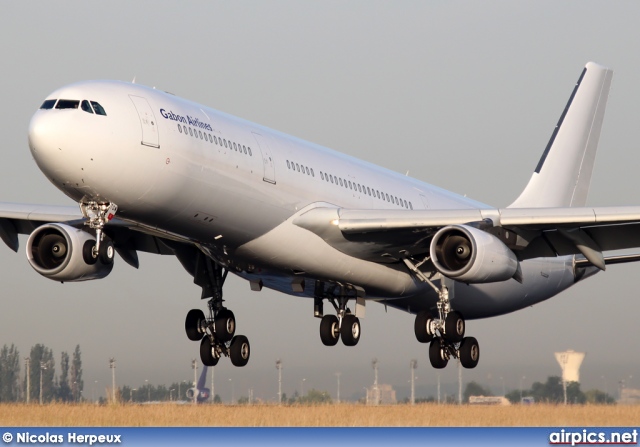 CS-TQM, Airbus A340-300, Gabon Airlines