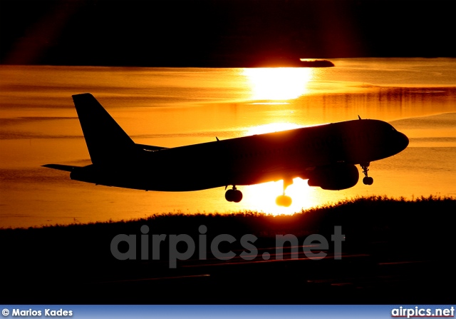 D-ABDQ, Airbus A320-200, Air Berlin