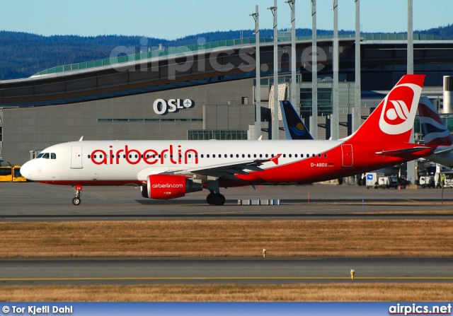 D-ABDX, Airbus A320-200, Air Berlin