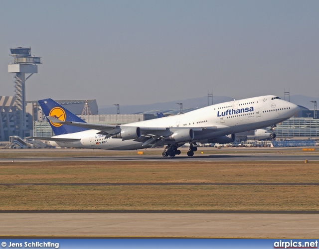 D-ABVL, Boeing 747-400, Lufthansa