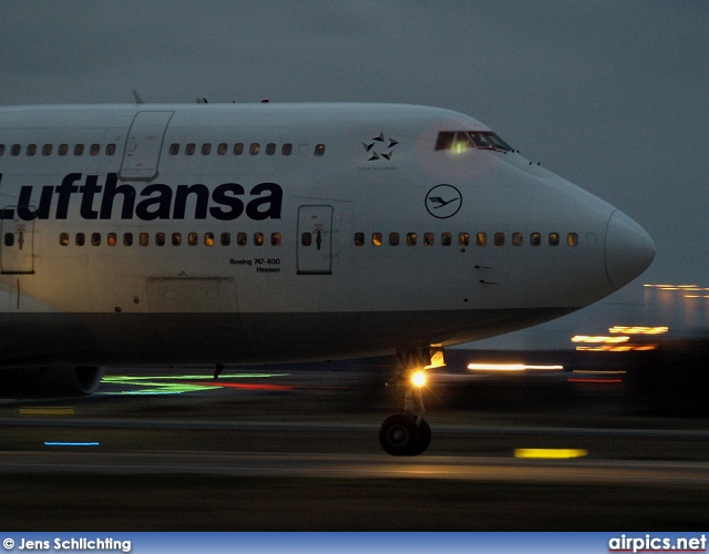 D-ABVM, Boeing 747-400, Lufthansa