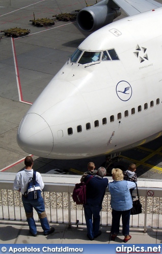 D-ABVW, Boeing 747-400, Lufthansa