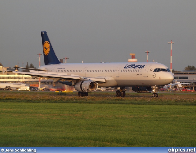 D-AIDB, Airbus A321-200, Lufthansa