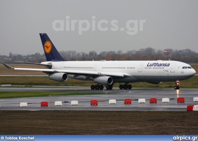 D-AIFE, Airbus A340-300, Lufthansa