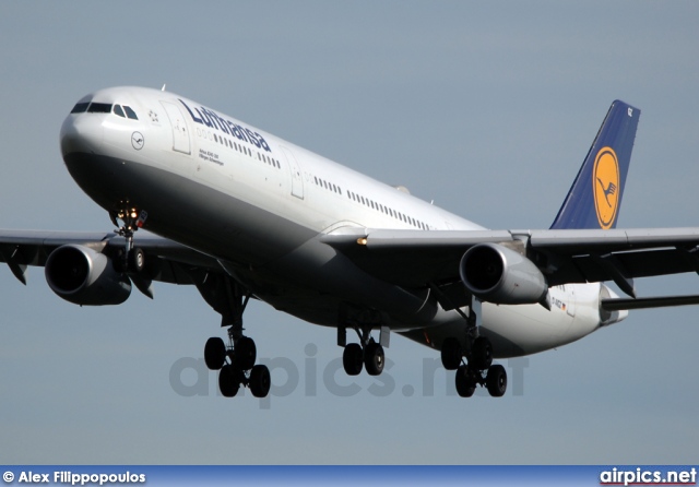 D-AIGZ, Airbus A340-300, Lufthansa