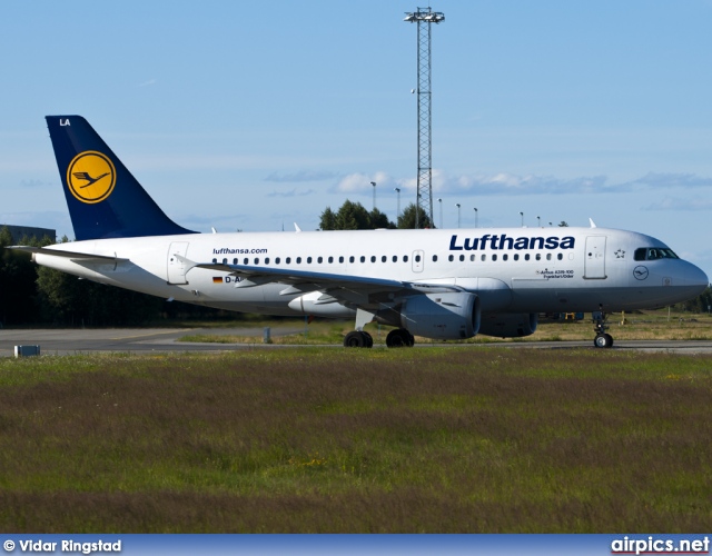 D-AILA, Airbus A319-100, Lufthansa