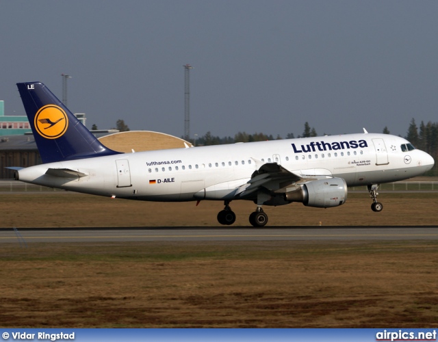 D-AILE, Airbus A319-100, Lufthansa