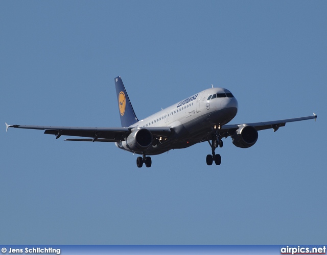D-AIQD, Airbus A320-200, Lufthansa