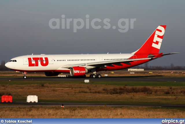 D-ALPA, Airbus A330-200, LTU International Airways