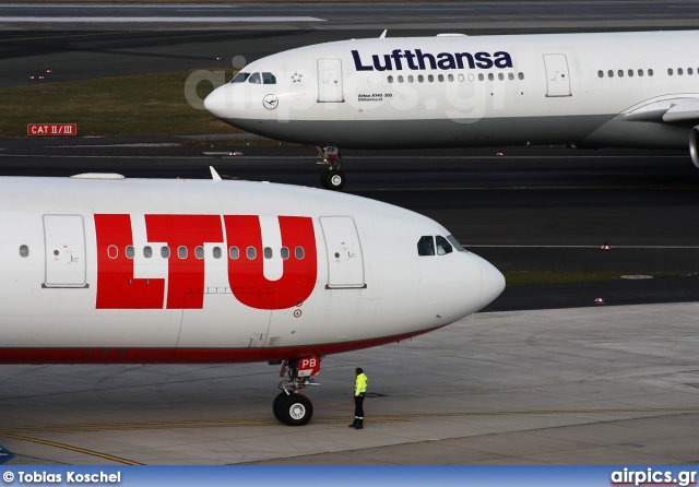 D-ALPB, Airbus A330-200, LTU International Airways