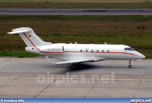 D-BCLA, Bombardier Challenger 300BD-100, Private