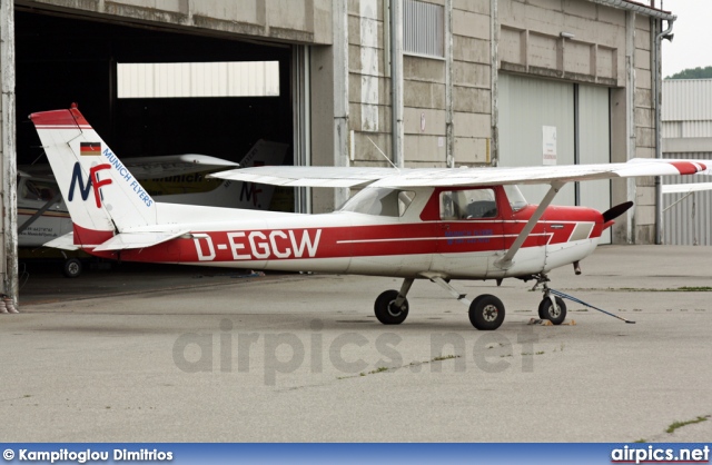 D-EGCW, Cessna 152, Private